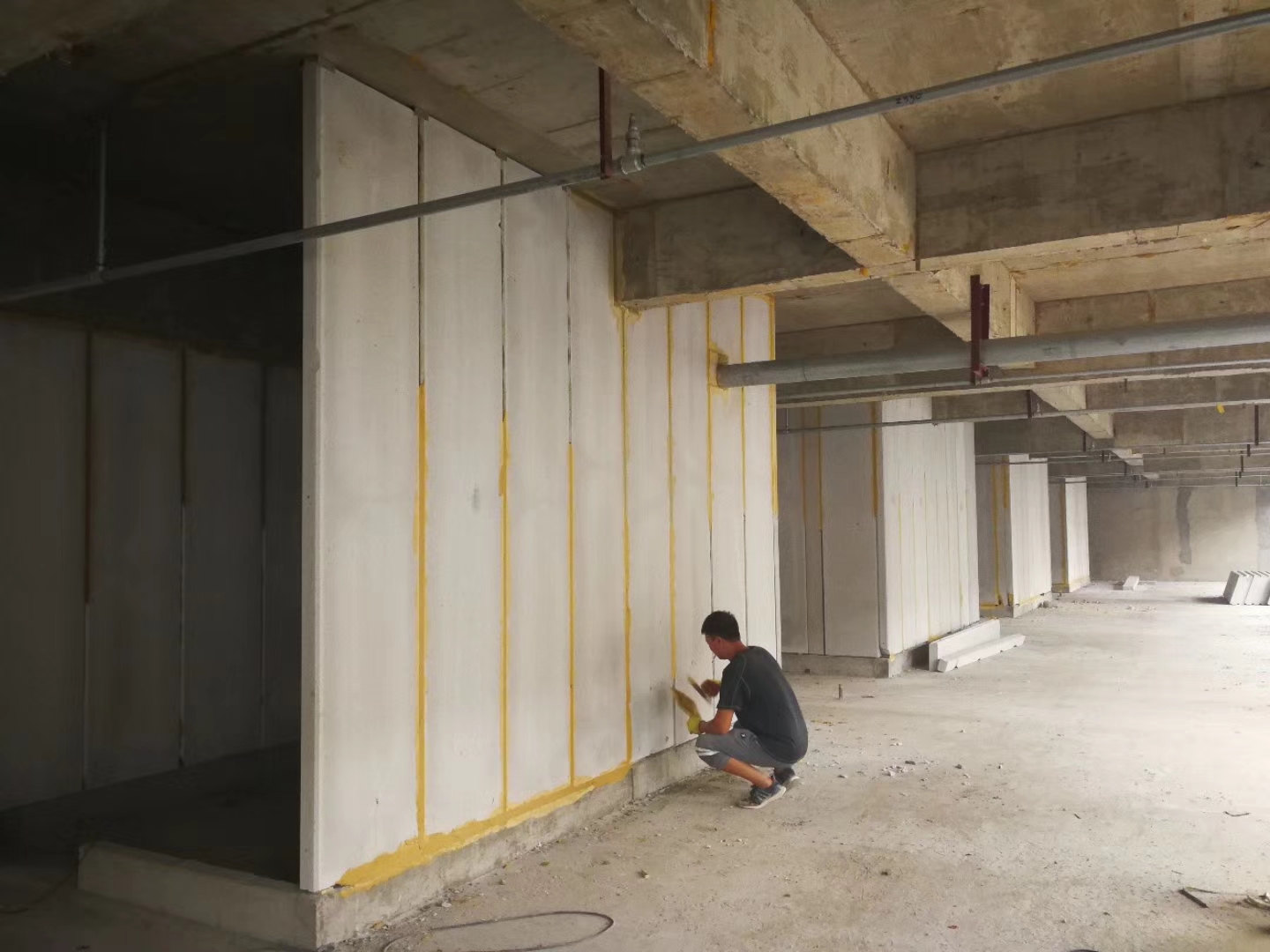 惠东无机发泡轻骨料混凝土隔墙板施工技术性能研究
